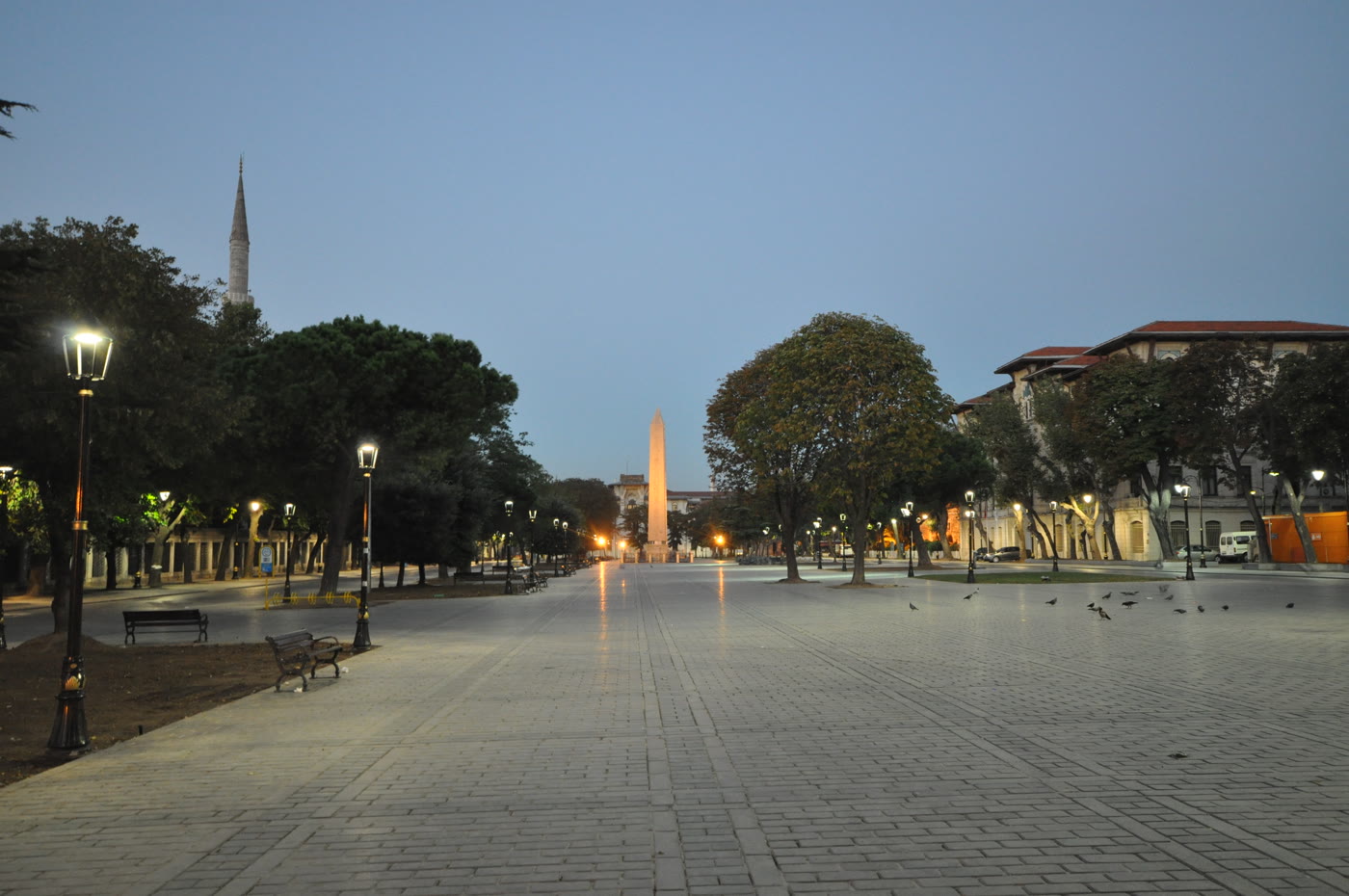 Obelisk Teodosija na nekadašnjem Hipodromu Konstantinopolja, danas trg Sultanahmet u Istanbulu.